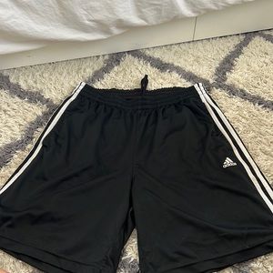 Men’s shorts size M